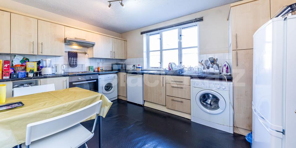 			2 BED 2 BATH NY CAMDEN MARKET!, 2 Bedroom, 1 bath, 1 reception Flat			 Castlehaven Road, CAMDEN